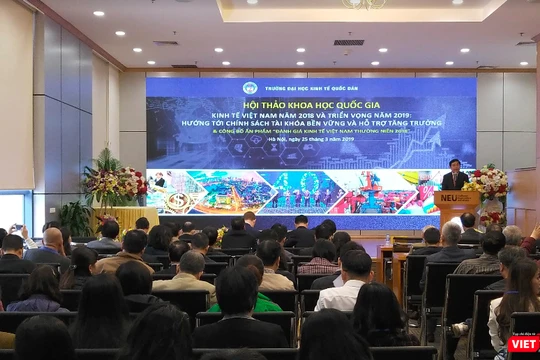 Quang cảnh buổi Hội thảo Kinh tế Việt Nam năm 2018 và triển vọng năm 2019 với chủ đề “Hướng tới chính sách tài khóa bền vững và hỗ trợ tăng trưởng” (Ảnh: P.D)