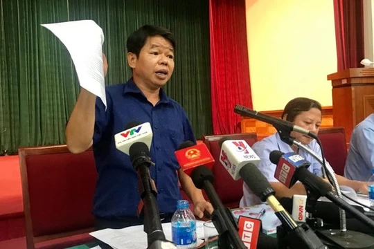 Ông Nguyễn Văn Tốn phát biểu trước truyền thông về sự cố nước nhiễm dầu tại một sự kiện diễn ra hôm 15/10/2019 (Ảnh: Internet)