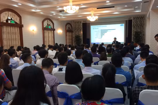 Dù TTCK năm 2018 có diễn biến không thuận lợi nhưng các buổi hội thảo giới thiệu cơ hội đầu tư trên thị trường này vẫn thu hút được nhiều sự quan tâm của các nhà đầu tư (Ảnh: P.D)