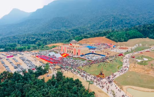 Toàn cảnh Khu du lịch tâm linh - sinh thái Tây Yên Tử tại Lễ khai hội xuân năm 2019 (Nguồn: dulichbacgiang.gov.vn)