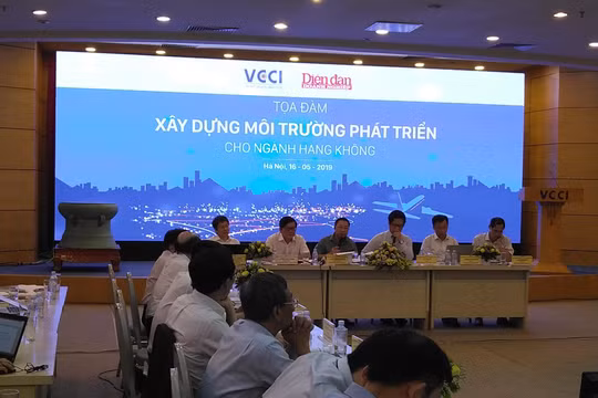 Toàn cảnh buổi Tọa đàm Xây dựng môi trường phát triển cho ngành hàng không (Ảnh: VT)