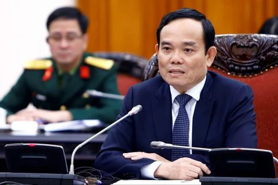 Phó Thủ tướng Trần Lưu Quang.