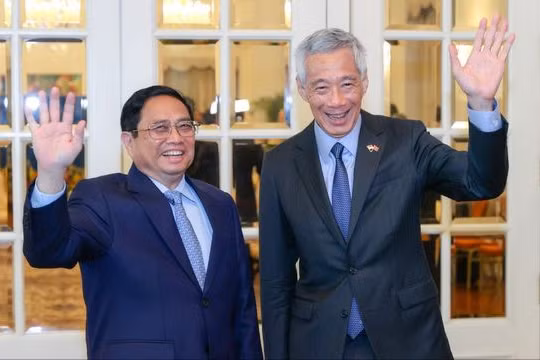 Thủ tướng Lý Hiển Long nhiệt liệt chào mừng Thủ tướng Phạm Minh Chính thăm chính thức Singapore vào tháng 2/2023