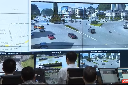Tỉnh Quảng Ninh có mức độ hài lòng về sự phục vụ hành chính cao nhất cả nước năm 2022 - Ảnh chụp tại Trung tâm điều hành thành phố thông minh tỉnh Quảng Ninh.