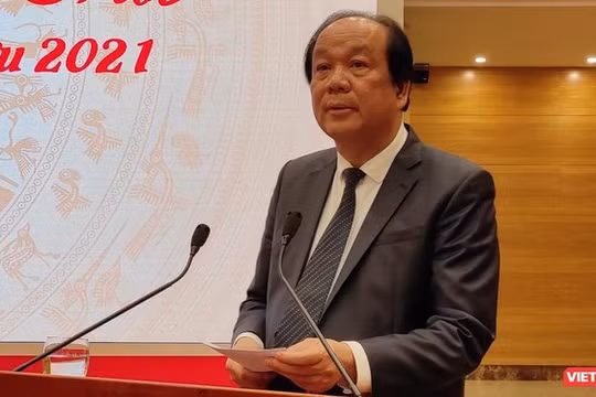 Ông Mai Tiến Dũng khi đương nhiệm Bộ trưởng, Chủ nhiệm Văn phòng Chính phủ .