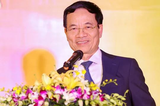 Bộ trưởng Nguyễn Mạnh Hùng cho rằng, 10 năm tới sẽ có làn sóng chuyển dịch từ thị trường trong nước là chính sang thị trường quốc tế là chính.