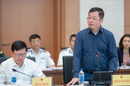 Thứ trưởng Nguyễn Thanh Lâm khẳng định dự luật Viễn thông quy định sẽ quản lý các ứng dụng OTT nước ngoài như là các nền tảng trong nước.