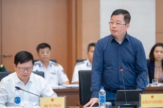 Thứ trưởng Nguyễn Thanh Lâm khẳng định dự luật Viễn thông quy định sẽ quản lý các ứng dụng OTT nước ngoài như là các nền tảng trong nước.