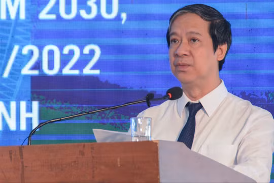 Bộ trưởng Nguyễn Kim Sơn phát biểu tại Hội nghị phát triển giáo dục và đào tạo vùng Bắc Trung Bộ và duyên hải Trung Bộ.