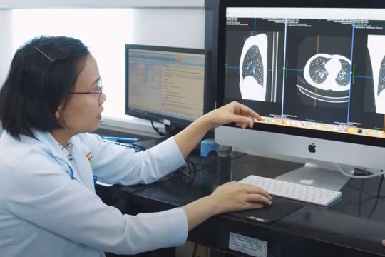 Ứng dụng Y tế trực tuyến liên kết trực tiếp với cơ sở dữ liệu về nhân sự hành nghề tại tất cả các cơ sở khám, chữa bệnh. Ảnh minh hoạ.