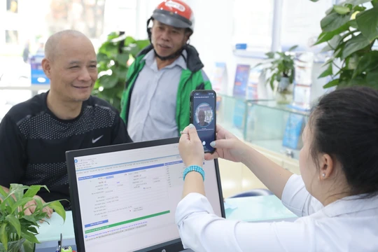 Hiên mới chỉ có 1 triệu thuê bao viễn thông di động đã chuẩn hoá thông tin trong số 4 triệu thuê bao trong danh sách cần cập nhật.