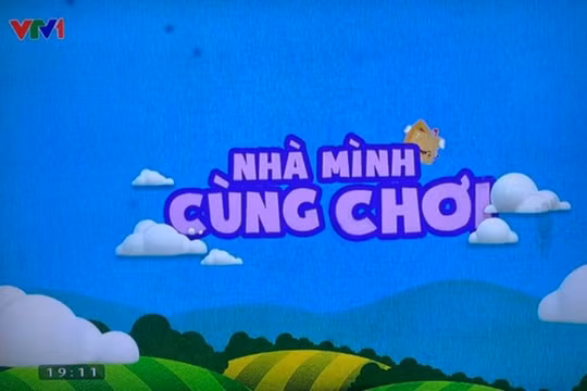 Chương trình Nhà mình cùng chơi đã lên sóng thay thế Bản tin Thời sự 19h trên VTV1 và VTV3 đến 19h14 tối 26/7.