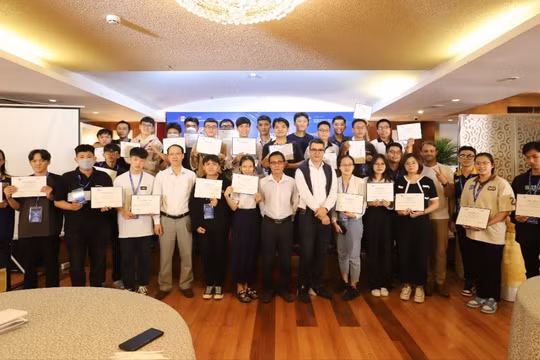 Workshop nằm trong chuỗi sự kiện của Hội nghị VNNIC Internet Conference 2023, thu hút đông đảo các bạn sinh viên tham dự.