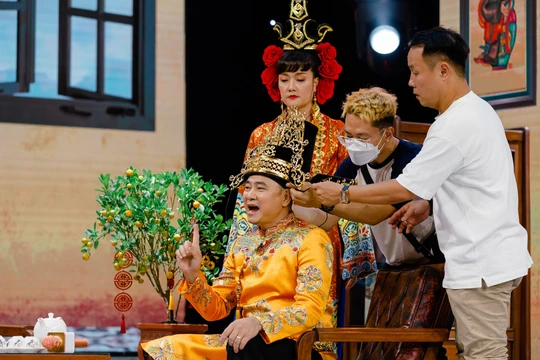 Cũng như những câu chuyện chuyển giao thế hệ giữa thế hệ cũ và mới trong Gia đình Táo - Táo quân tiền truyện phiên bản 2023, mọi nhà đều có thể tìm thấy những nội dung yêu thích trên TV36 dù trên cả màn hình TV hay điện thoại.