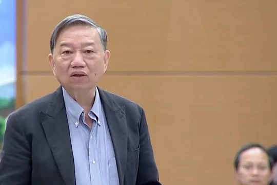 Bộ trưởng Bộ Công an Tô Lâm cho rằng không cấp căn cước cho trẻ em dưới 14 tuổi là khoảng trống khiến công dân không có giấy tờ để hội nhập quốc tế. 