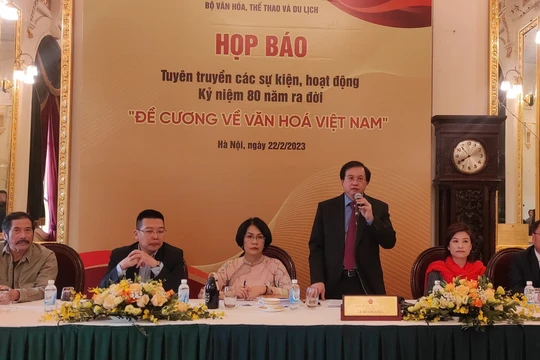 Thứ trưởng Bộ Văn hóa Thể thao và Du lịch Tạ Quang Đông phát biểu tại sự kiện họp báo tuyên truyền các sự kiện, hoạt động kỷ niệm 80 năm ra đời Đề cương về văn hóa Việt Nam.