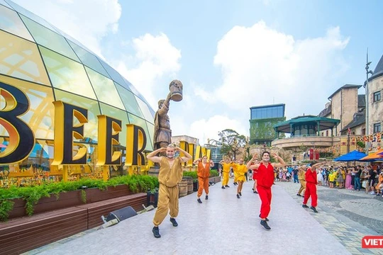 Đà Nẵng là một trong những điểm thu hút khách du lịch nội địa và quốc tế.