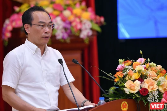 Thứ trưởng Bộ Giáo dục và Đào tạo Hoàng Minh Sơn.