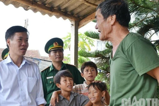 Ông Võ Văn Thưởng gặp gỡ người dân Quảng Ngãi để lắng nghe tâm tư, nguyện vọng của họ