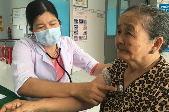 Dự thảo Luật Khám bệnh, chữa bệnh (sửa đổi) vừa được thông qua quy định cả về quyền, nghĩa vụ của người bệnh; người hành nghề khám bệnh.