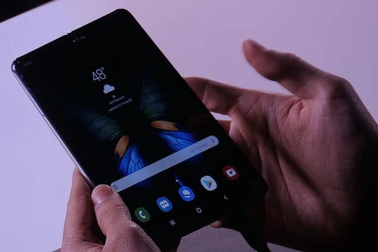 Galaxy Fold sở hữu tới 6 camera. Ảnh: DT