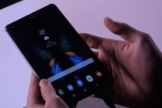 Galaxy Fold sở hữu tới 6 camera. Ảnh: DT