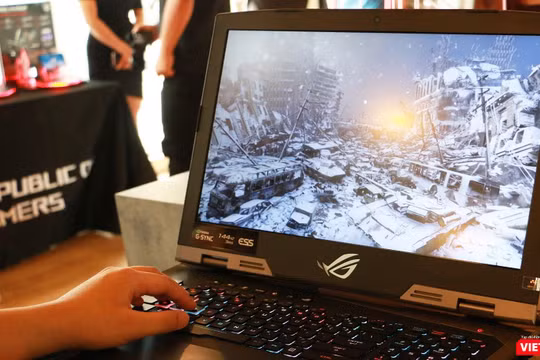 ROG G703 - laptop có giá 120 triệu đồng của Asus được trang bị GPU RTX 2080 Max-Q