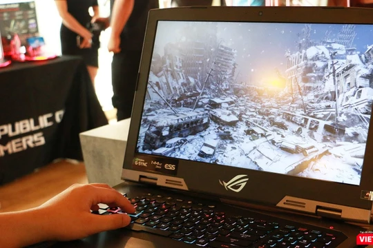 ROG G703 - laptop có giá 120 triệu đồng của Asus được trang bị GPU RTX 2080 Max-Q