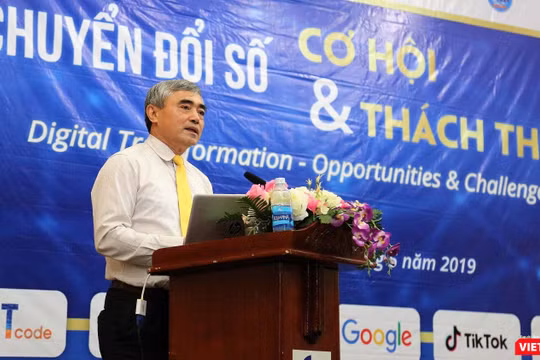 Chủ tịch Hội Truyền thông số Việt Nam, ông Nguyễn Minh Hồng phát biểu khai mạc Hội thảo.