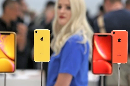 iPhone Xr là mẫu iPhone duy nhất ra mắt trong năm 2018 còn sử dụng màn hình LCD. Ảnh: Business Insider.