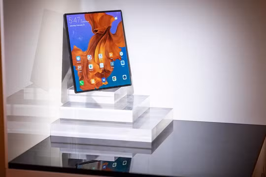 Huawei Mate X. Ảnh: PCWorld