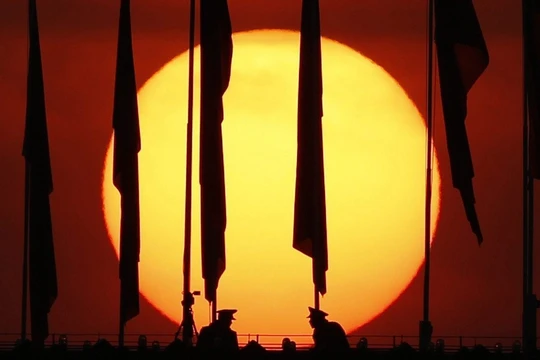 Các nhà khoa học Trung Quốc hy vọng cơ sở nghiên cứu mới sẽ giúp họ có thêm bước tiến mới trong lĩnh vực khai thác sức mạnh của mặt trời. Ảnh: EPA