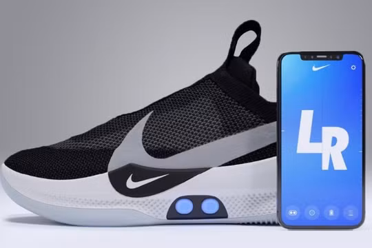 Mẫu giày thể thao tự động buộc dây dành cho người đam mê bóng rổ Nike Adapt BB có giá 350 USD. Ảnh: Nike.