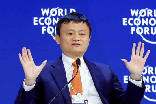 Nhà sáng lập và Chủ tịch điều hành Alibaba Jack Ma phát biểu tại Diễn đàn Kinh tế Thế giới tại Davos. Ảnh: CNBC