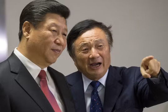 Giám đốc điều hành Huawei Nhậm Chính Phi và Chủ tịch Trung Quốc Tập Cận Bình. Ảnh: SCMP.