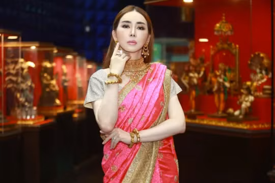 Mua lại Miss Universe, nữ tỉ phú chuyển giới Thái Lan Anne Jakrajutatip giàu cỡ nào?