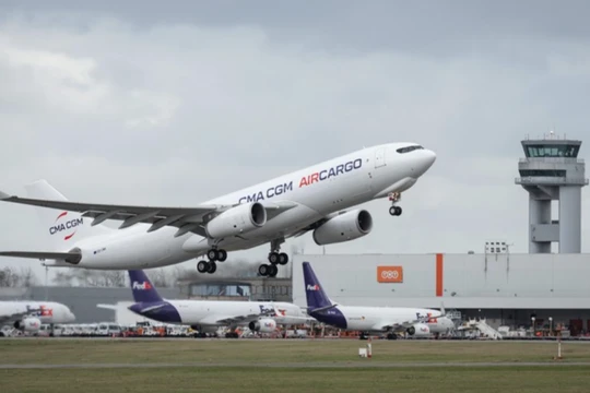 Tập đoàn vận tải CMA-CGM muốn được cấp phép bay cho CC Air Cargo tại Việt Nam 
