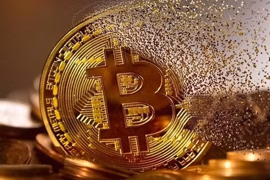 Bán tháo tăng mạnh, thị trường tiền số 'bốc hơi’ hơn 200 tỉ USD 