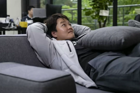 Do Kwon lần đầu lộ diện sau lệnh truy nã đỏ