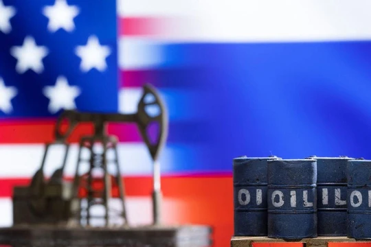 [ĐỌC CHẬM CUỐI TUẦN]: Cách Mỹ ngăn Nga kiếm bộn tiền từ dầu mỏ