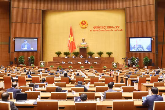 Quốc hội bế mạc kỳ họp bất thường lần thứ nhất, thông qua Nghị quyết về chính sách tài khóa, tiền tệ hỗ trợ Chương trình phục hồi và phát triển kinh tế-xã hội (Ảnh: VGP)