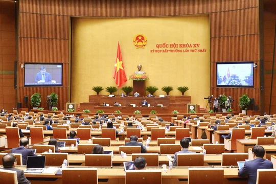 Quốc hội bế mạc kỳ họp bất thường lần thứ nhất, thông qua Nghị quyết về chính sách tài khóa, tiền tệ hỗ trợ Chương trình phục hồi và phát triển kinh tế-xã hội (Ảnh: VGP)