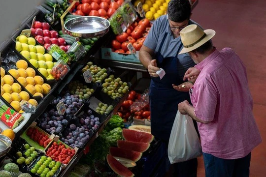 Châu Âu đang trải qua nhiều khó khăn do Nga hạn chế nguồn cung năng lượng (Ảnh: Bloomberg)