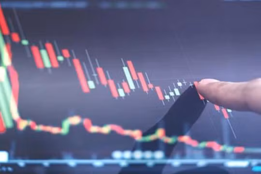 Chứng khoán tháng 8: Tiềm ẩn rủi ro nhưng khó xảy ra cú chỉnh sâu