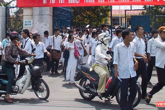 Các thí sinh tham gia kỳ thi tuyển sinh tại Đà Nẵng