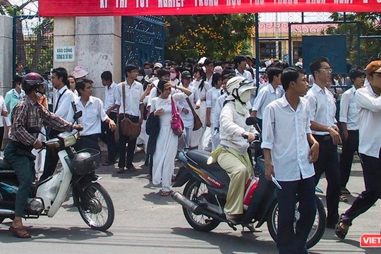 Các thí sinh tham gia kỳ thi tuyển sinh tại Đà Nẵng