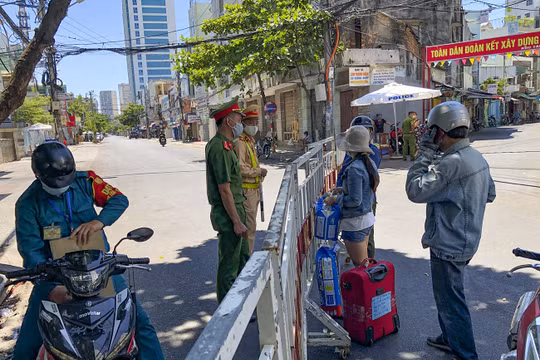 Khu vực dân cư xung quanh 3 bệnh viện tại trung tâm TP Đà Nẵng bị phong tỏa, cách ly