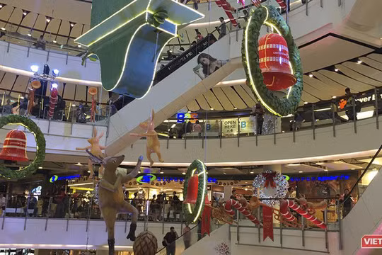 Thị trường bán lẻ khu vực trung tâm TP HCM dần hồi phục sau đợt giãn cách xã hội vì COVID-19