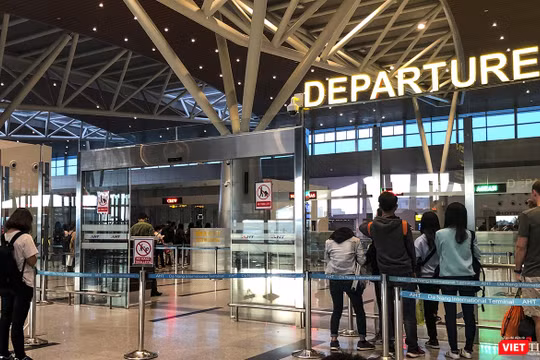  Ban Chỉ đạo Quốc gia phòng-chống dịch COVID-19 chỉ đạo siết chặt quản lý nhập cảnh, ngăn chặn người nước ngoài xâ nhập trái phép vào Việt Nam.