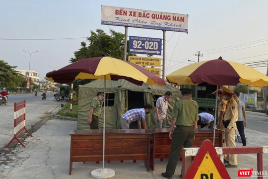 Chốt kiểm soát dịch COVID-19 trên QL1A đoạn qua địa phận Quảng Nam